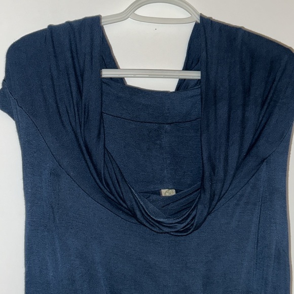 FREE PEOPLE Elegant Blue Women's Top size medium - Picture 9 of 11